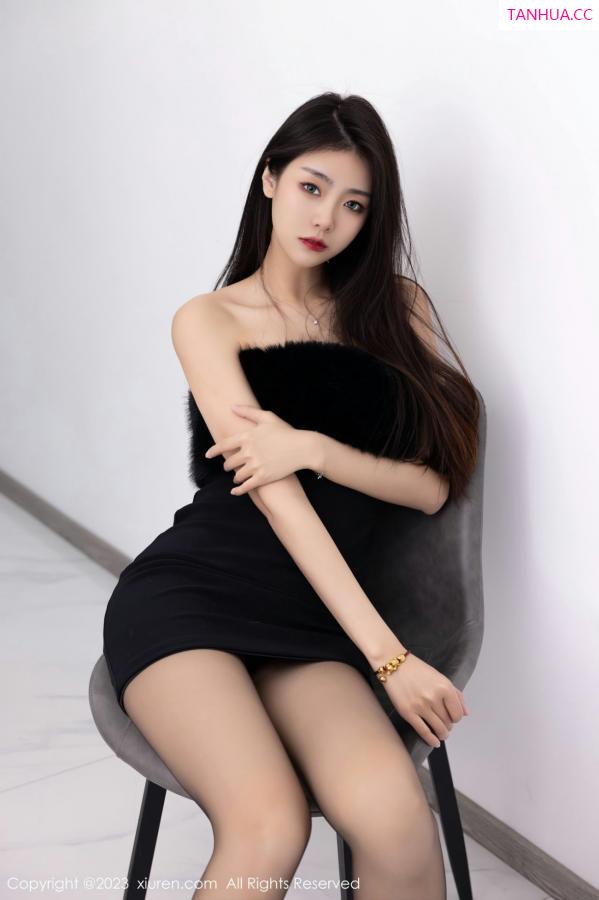 可乐Vicky  [XiuRen]高清写真图 2023.02.16 No.6275 可乐Vicky 美腿黑丝第20张图片